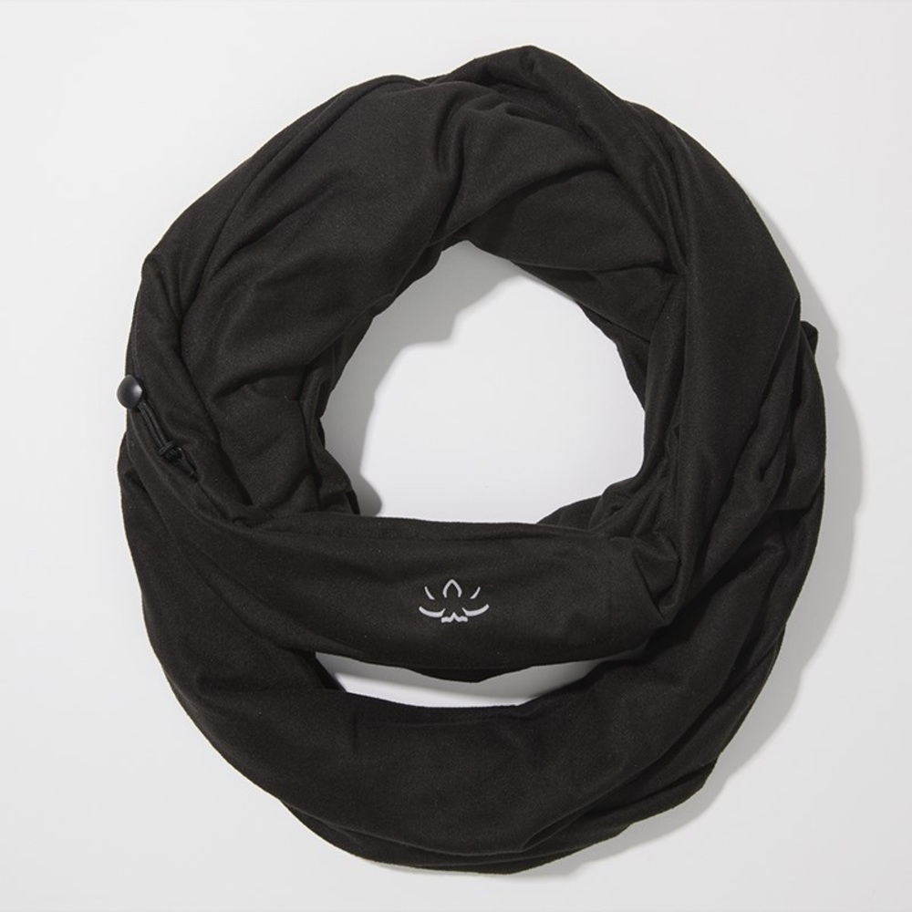 BNWT BEYOND YOGA Infinity Hidden Pocket Scarf Wrap Black